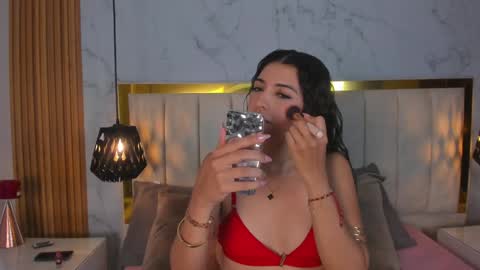  Victoria Lozano  online show from January 2025 12:43:01 PM