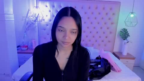 Snapshot of victoria_kitt chatting on November 2025 03:01:01 PM victoria_kitt online show from November 2025 03:01:01 PM