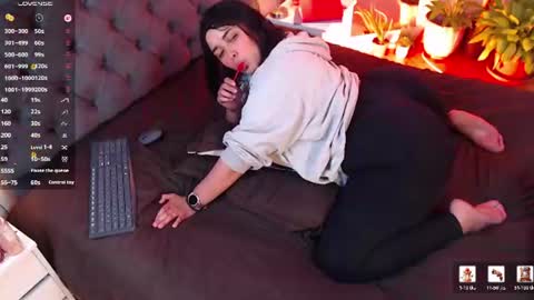 Snapshot of victoria_monteroo chatting on June 2026 01:06:01 AM Call me Vic online show from June 2026 01:06:01 AM