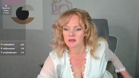 Victoria My schedule for the week 2 GMT 3am-9am TuWeThFrSa online show from May 2026 01:13:01 AM