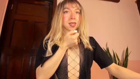 D A N I online show from October 2025 03:12:02 AM