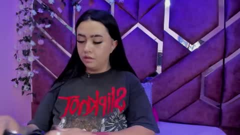 Victoria online show from December 2025 07:55:01 PM