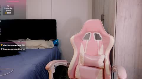 Snapshot of victoria_smile_ chatting on February 2025 12:39:01 AM Victoria online show from February 2025 12:39:01 AM