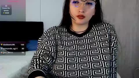 Snapshot of victoria_smile_ chatting on March 2025 11:35:02 PM Victoria online show from March 2025 11:35:02 PM