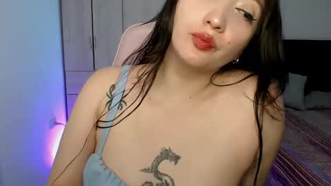 Snapshot of victoria_smile_ chatting on October 2025 09:39:01 PM Victoria online show from October 2025 09:39:01 PM