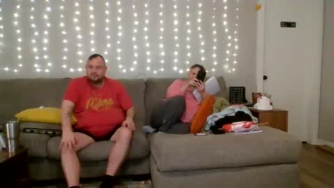 Victoria and Jesse online show from October 2025 08:01:01 AM