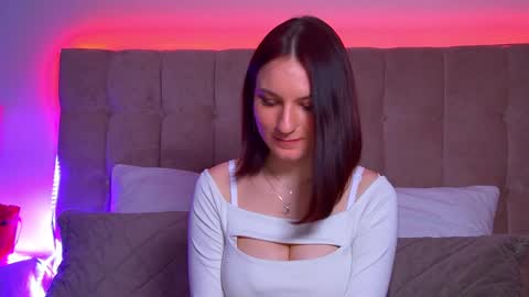 Victoria online show from January 2025 06:45:01 PM