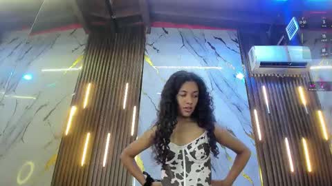 Victoria  online show from November 2025 08:33:02 PM