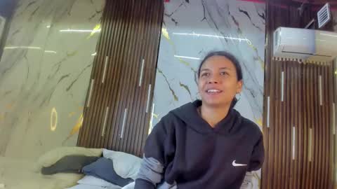 Victoria  online show from January 2026 07:28:02 PM