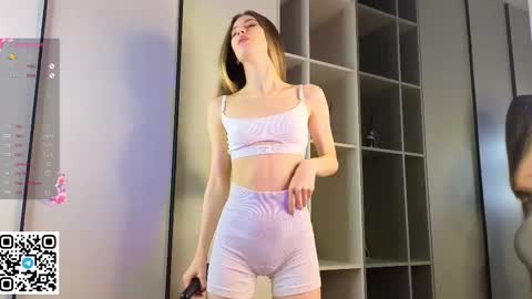 victoriahouston online show from October 2025 07:30:01 AM