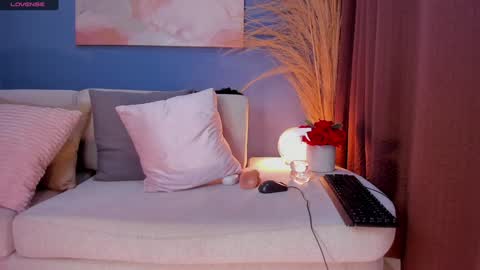 Victoria online show from December 2024 04:47:02 AM