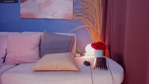 Victoria online show from December 2024 03:48:02 AM