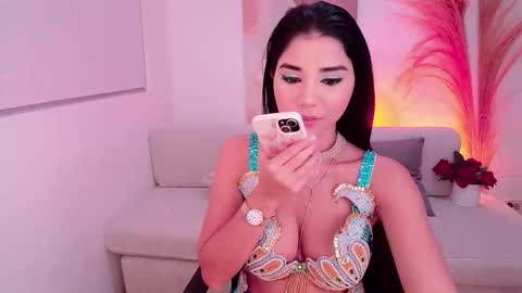 Victoria online show from October 2025 11:39:01 PM