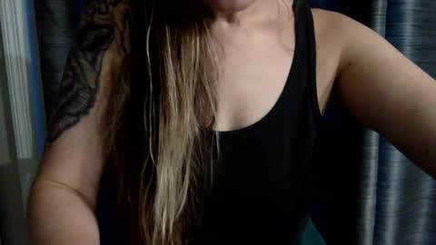 victoriaskyee online show from April 2026 12:37:01 AM