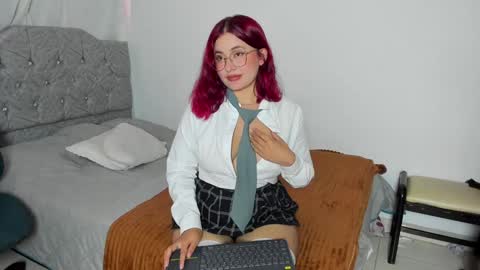 Snapshot of victoriathomponss chatting on January 2025 04:46:02 PM Victoria online show from January 2025 04:46:02 PM