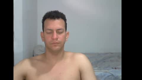 victormanuelq_1 online show from April 2026 04:15:01 PM