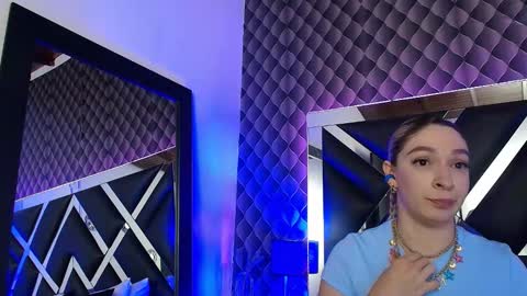 victtoria lee online show from November 2025 07:23:02 PM