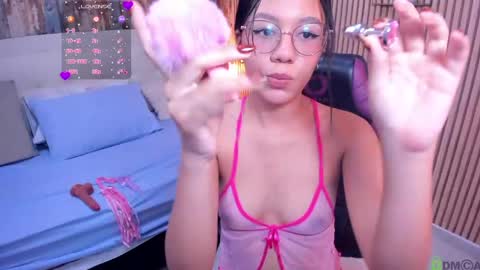 Violet online show from May 2026 08:17:01 PM