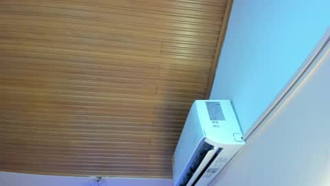 Viiolett online show from February 2025 07:34:01 PM