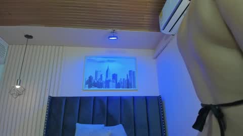 Viiolett online show from September 2025 08:52:02 PM