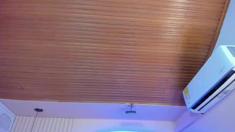 Viiolett online show from September 2025 07:24:02 PM