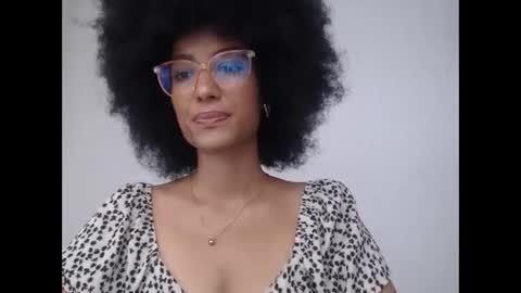 viiolettaaa online show from April 2026 08:01:02 PM
