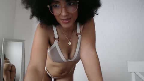 viiolettaaa online show from May 2026 09:11:02 PM