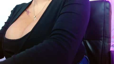 viioleta online show from April 2026 12:21:01 PM