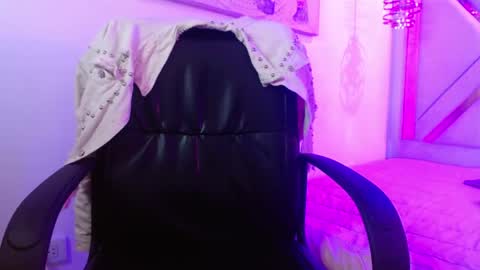 viioleta online show from May 2026 12:22:01 PM