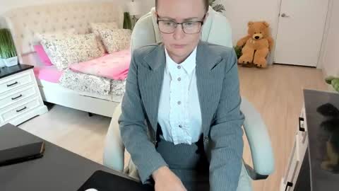 Ukrainian-woman online show from October 2025 07:36:02 PM