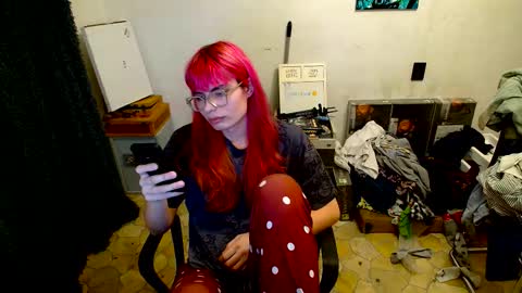 Snapshot of vika_sirnik chatting on December 2025 06:57:02 PM Lizochka1337 online show from December 2025 06:57:02 PM