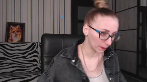 Vika online show from March 2025 03:28:02 PM