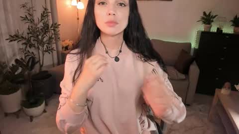 Viki Bellson online show from September 2025 06:20:01 PM