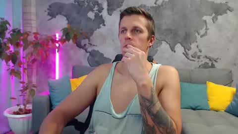 vikingchrisss online show from November 2025 11:32:02 AM