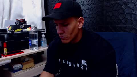 Viktor Herrera online show from March 2025 01:17:02 AM