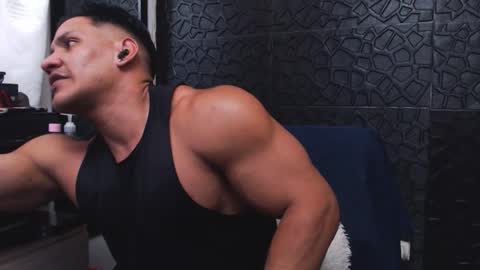 Viktor Herrera online show from September 2025 04:34:02 PM