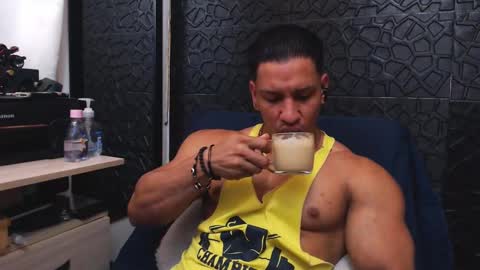 Viktor Herrera online show from October 2025 02:35:02 PM