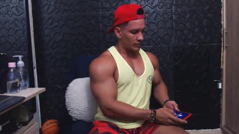 Viktor Herrera online show from October 2025 08:40:01 PM