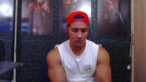 Snapshot of viktorherrera chatting on April 2026 06:23:01 PM Viktor Herrera online show from April 2026 06:23:01 PM