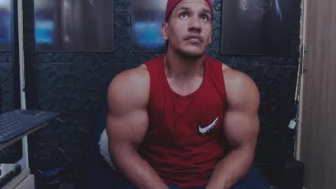 Snapshot of viktorherrera chatting on April 2026 05:18:01 PM Viktor Herrera online show from April 2026 05:18:01 PM