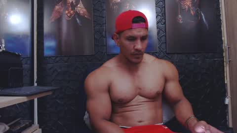 Snapshot of viktorherrera chatting on May 2026 06:46:01 PM Viktor Herrera online show from May 2026 06:46:01 PM