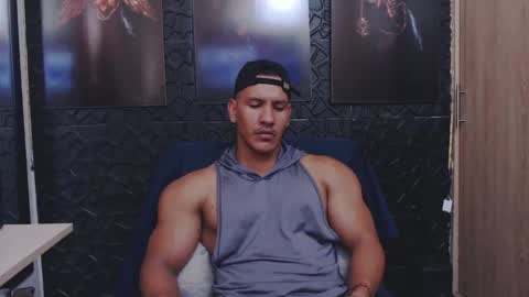 Snapshot of viktorherrera chatting on May 2026 03:07:01 PM Viktor Herrera online show from May 2026 03:07:01 PM