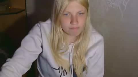 viktoria20502 online show from October 2025 08:28:02 PM