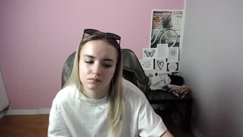 viktoria_lovely online show from March 2025 12:20:01 PM