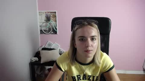 Snapshot of viktoria_lovely chatting on July 2026 07:45:01 AM viktoria_lovely online show from July 2026 07:45:01 AM