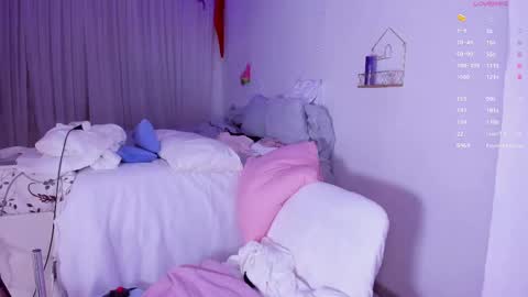 Snapshot of viktoriakiss chatting on February 2025 03:42:01 AM viktoriakiss online show from February 2025 03:42:01 AM