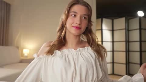 Snapshot of villanelle_l chatting on October 2025 11:55:01 AM Lana online show from October 2025 11:55:01 AM