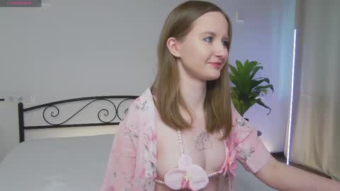 vinacasto online show from April 2026 02:15:01 PM