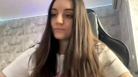Ellie online show from August 2026 05:43:01 AM