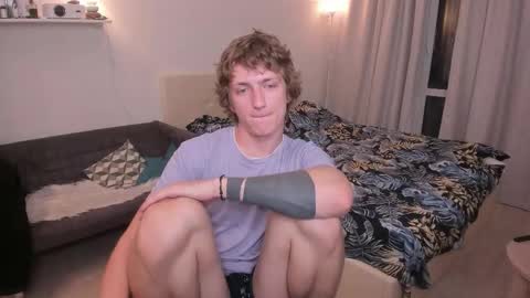 Dimoooooon online show from October 2025 09:28:02 PM